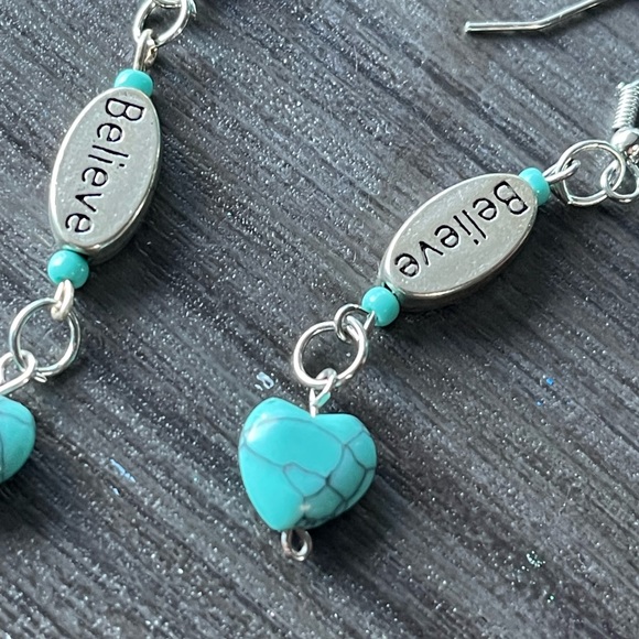 “Believe” earrings with blue gemstone hearts - Picture 2 of 2